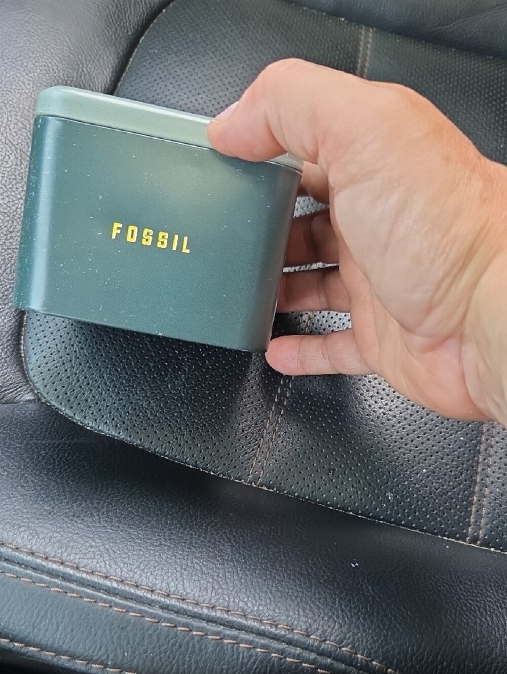 FOSSIL TIN WATCH CASE - Picture 2 of 8